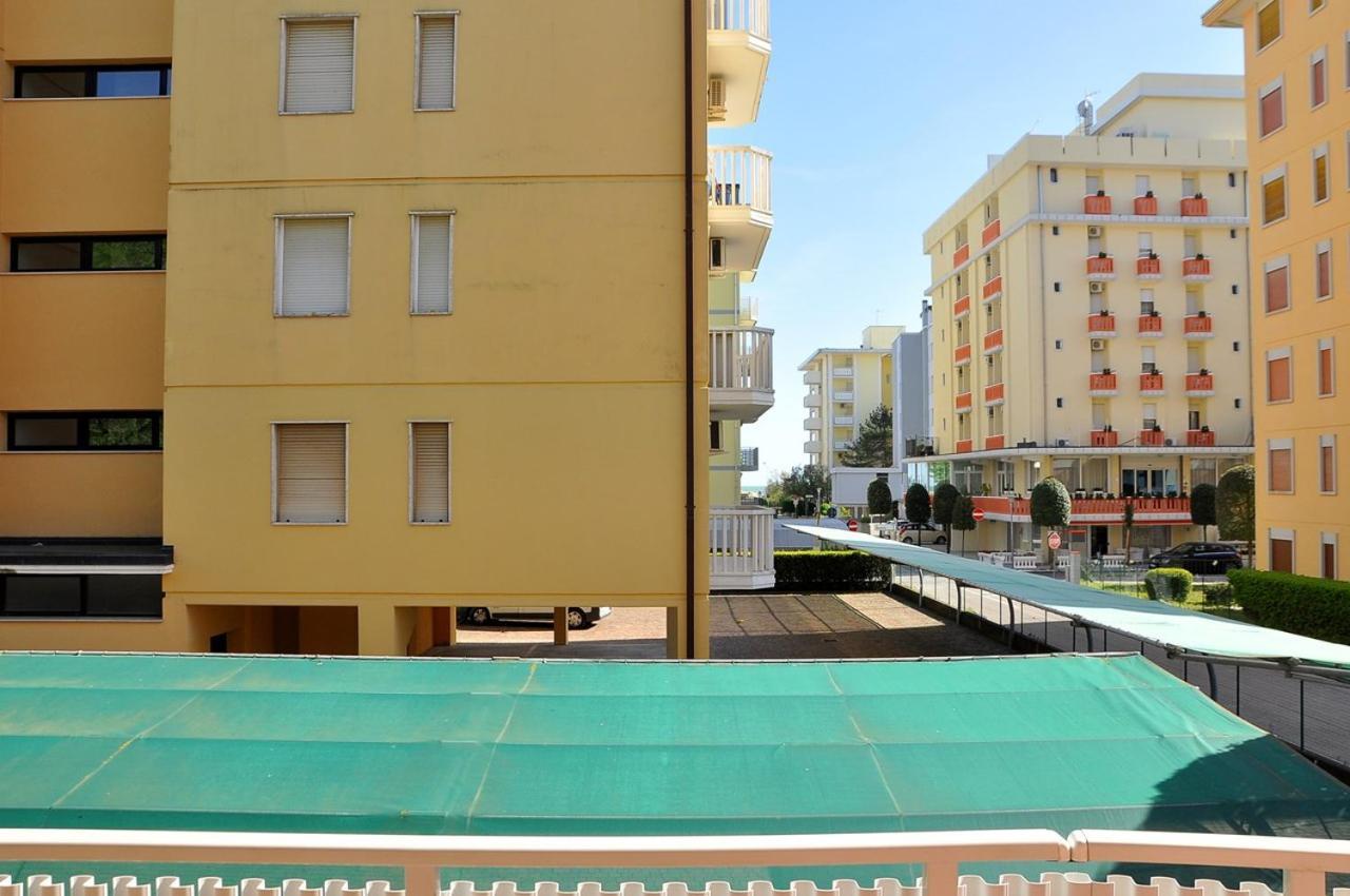 Nice Two-Bedroom Apartment 150M From The Beach 비비오네 외부 사진